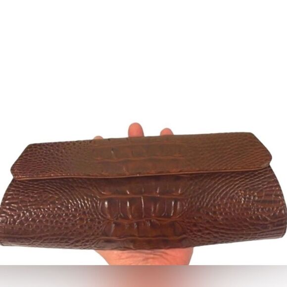 VINTAGE ARDEN B  CROCODILE EMBOSSED CLUTCH - Picture 1 of 6
